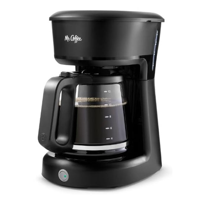 mr. coffee fabricante switch coffee de 12 tazas, negro Cafetera de goteo Mr. Coffee de 12 tazas en negro, vista frontal centrada con jarra de vidrio con marcadores de 4 a 12 tazas y mango, interruptor con indicador LED iluminado en la base y ventana de nivel de agua lateral visible; a menudo se usa también para calentar agua para té instantáneo.