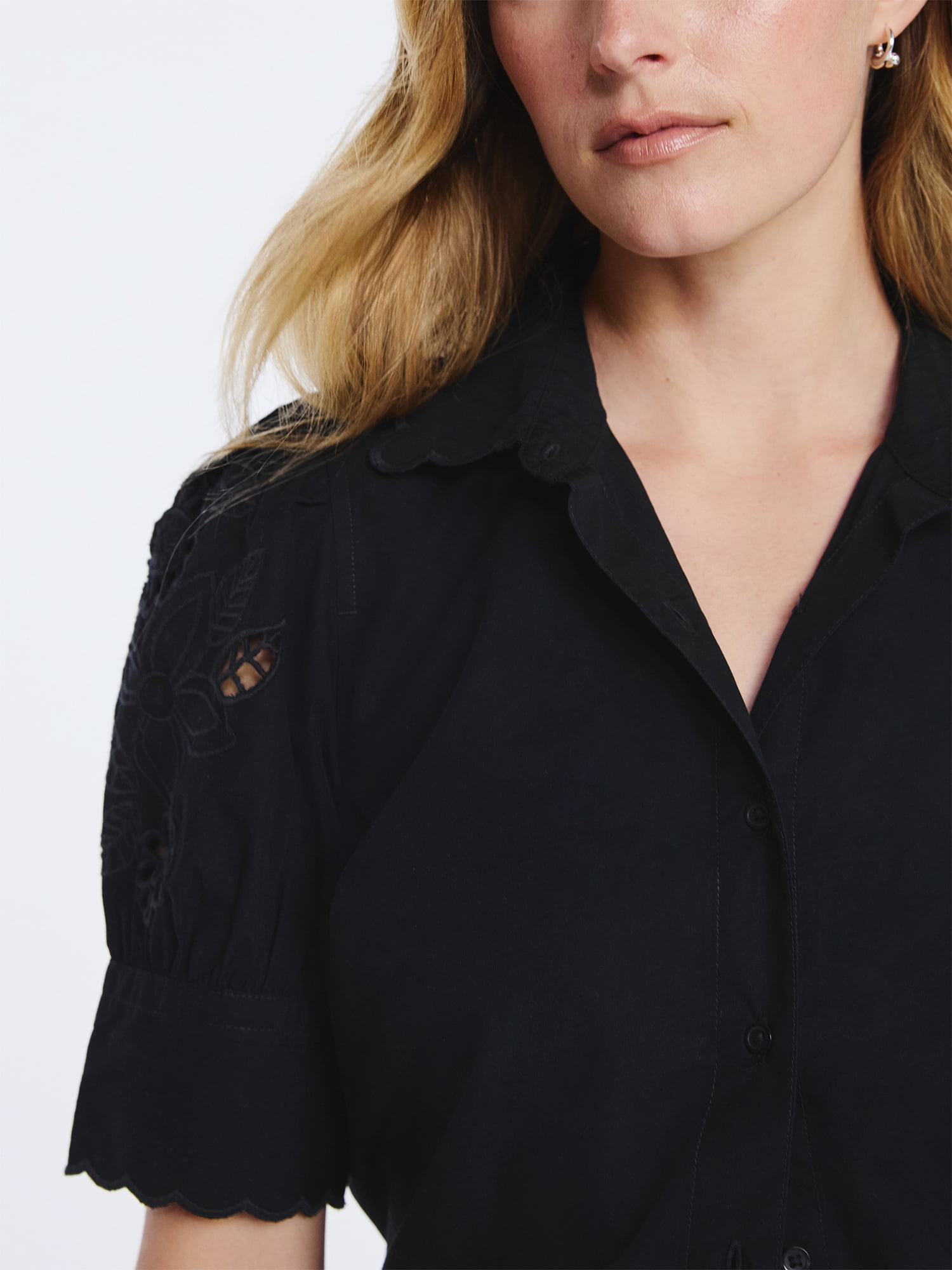 Free Assembly Women's and Women's Plus Cotton Eyelet Button Front Shirt with Short Sleeves, Sizes XS-4X