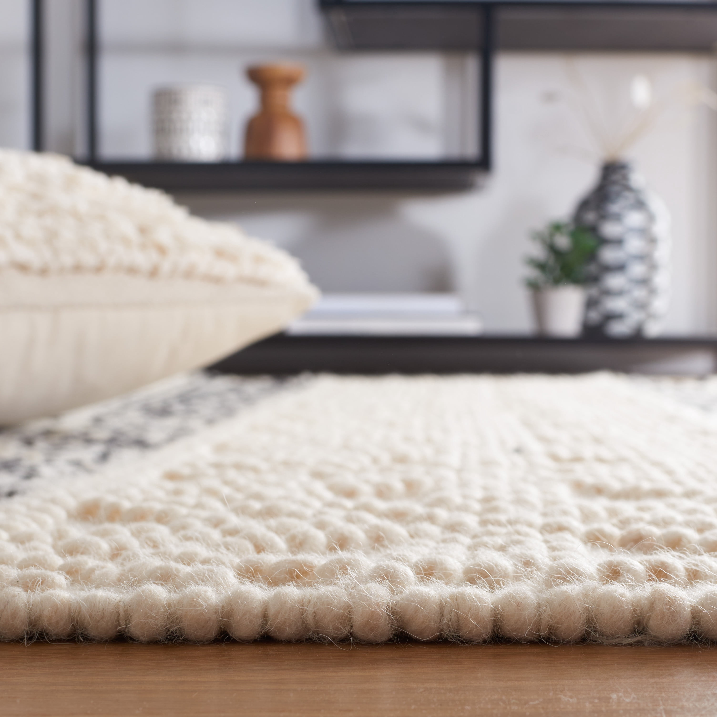 SAFAVIEH Natura Salvador Southwestern Area Rug, Ivory/Black, 3' x 5'