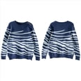 thumbnail image 2 of Suéter Informal de Cuello Redondo y Larga para Mujer, Otoño e Invierno, con Rayas en Contraste y Botones en los Hombros Azul Marino L, 2 of 6