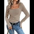 thumbnail image 2 of Camiseta de Punto Gofre A Rayas para Mujer, Cuello Cuadrado, Larga, Fruncida, Corte Ajustado, para Otoño. Color Café S, 2 of 10