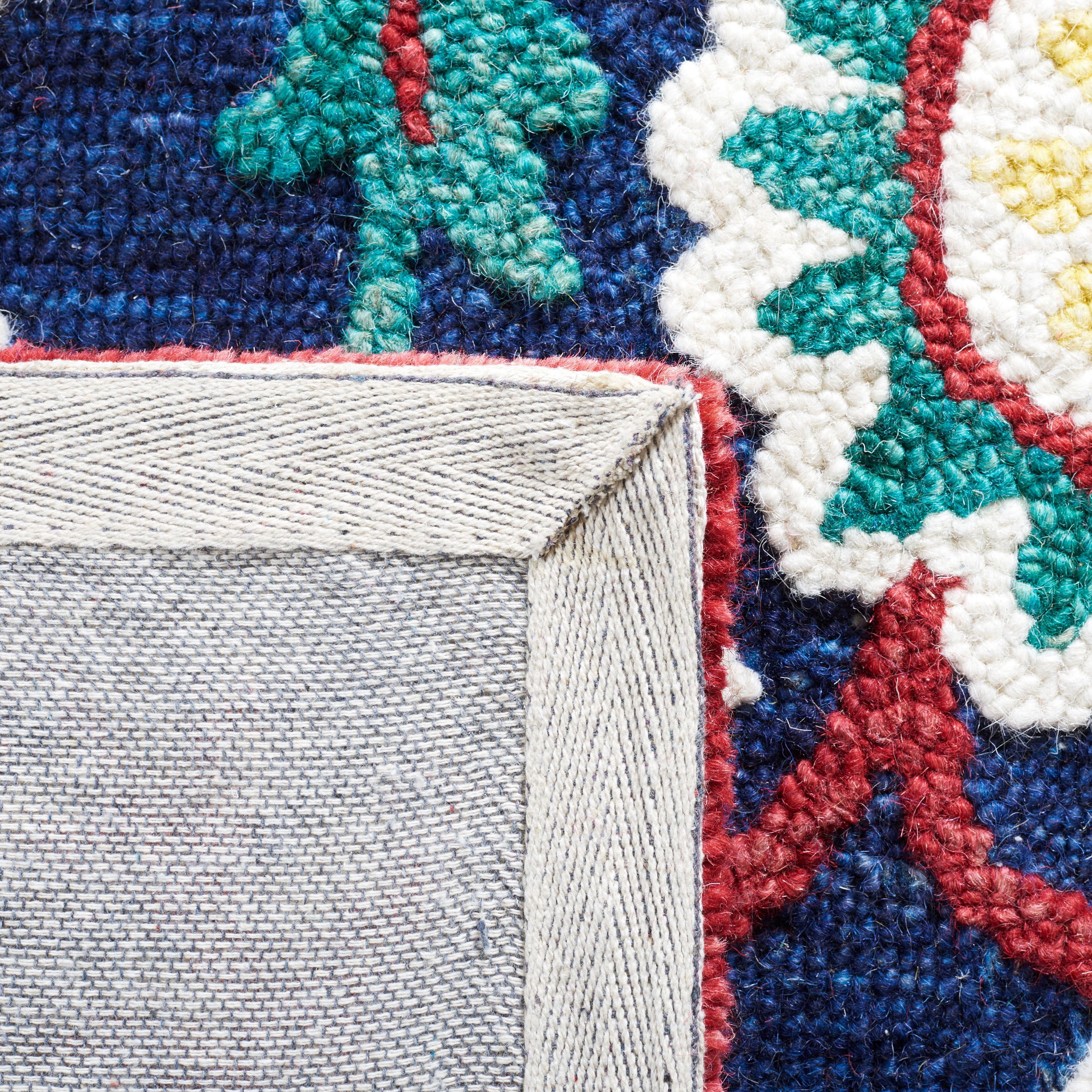 SAFAVIEH Blossom Lecia Floral Area Rug, Navy/Red, 5' x 8'