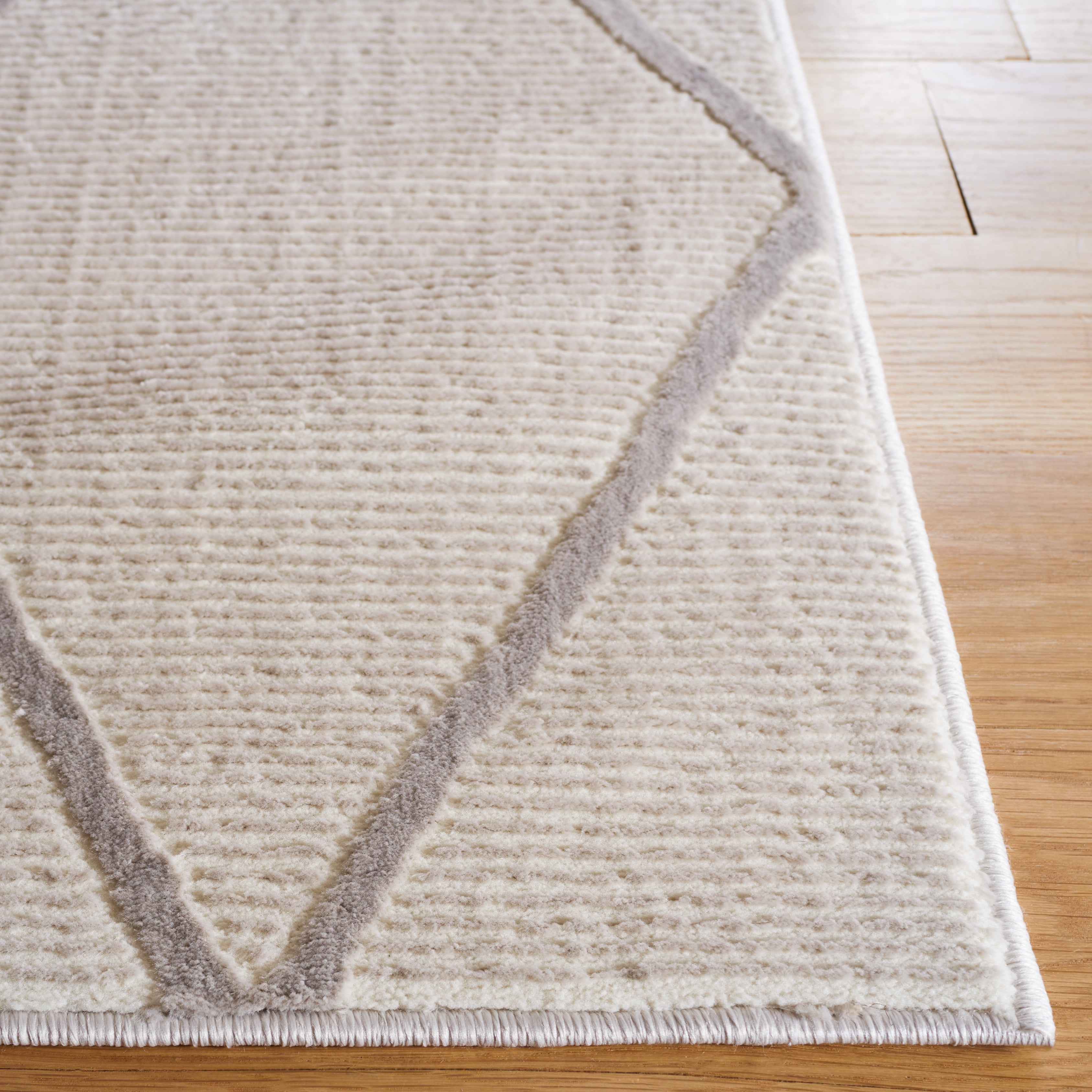 Safavieh Revive Lorrin Diamond Polyester Area Rug, Beige, 6'7" x 9'