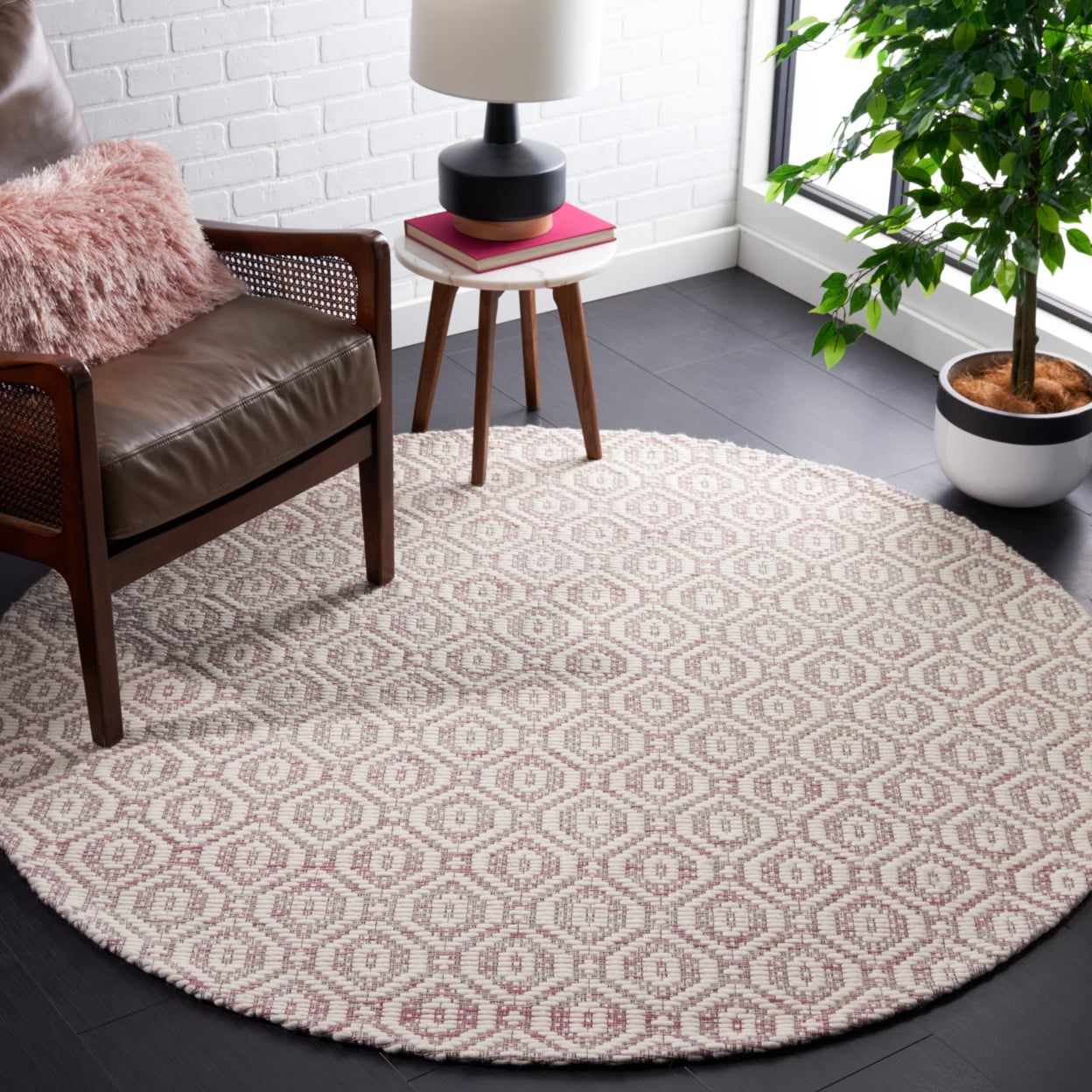 SAFAVIEH Marbella Fabiana Geometric Area Rug, Pink/Ivory, 4' x 6'