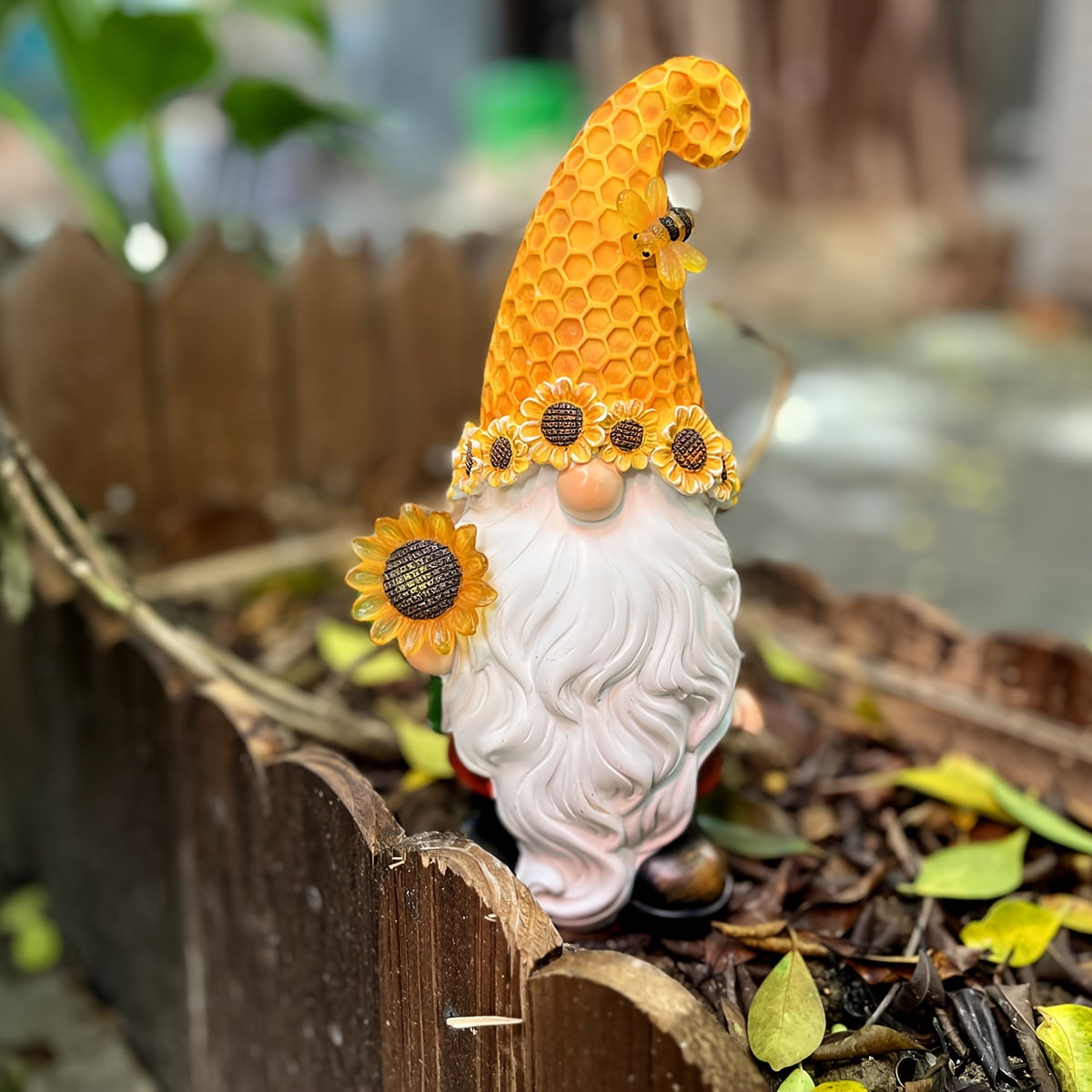 Solar Garden Decor Resin Gnome Statue Sunflower Gnome Sculptures for Harvest Festival Christmas New Year Housewarming Gifts Outdoor Outside Decorations for Yard Patio Garden Lawn