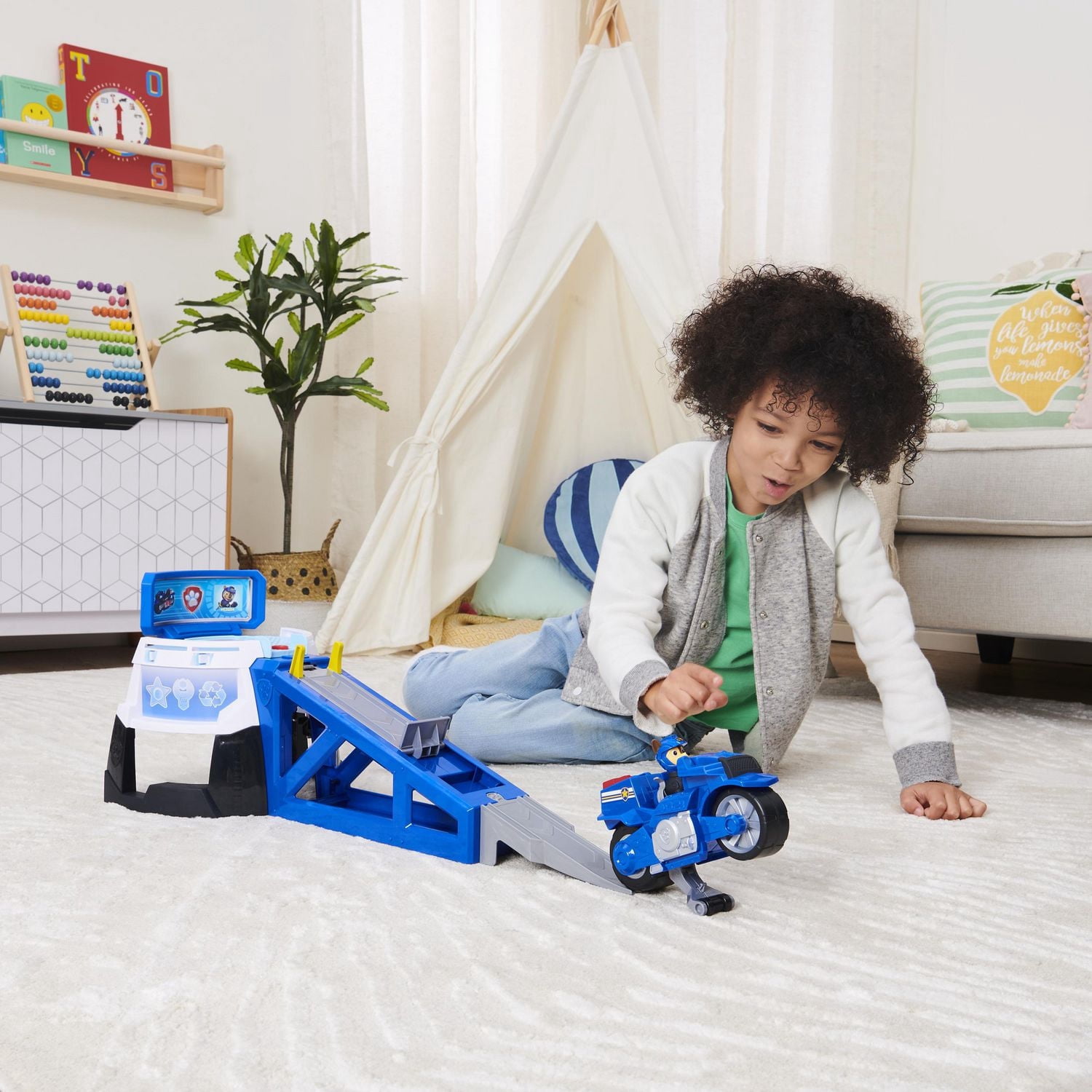 PAW Patrol, Moto Pups Moto HQ Playset with Sounds and Exclusive Chase Figure and Motorcycle Vehicle