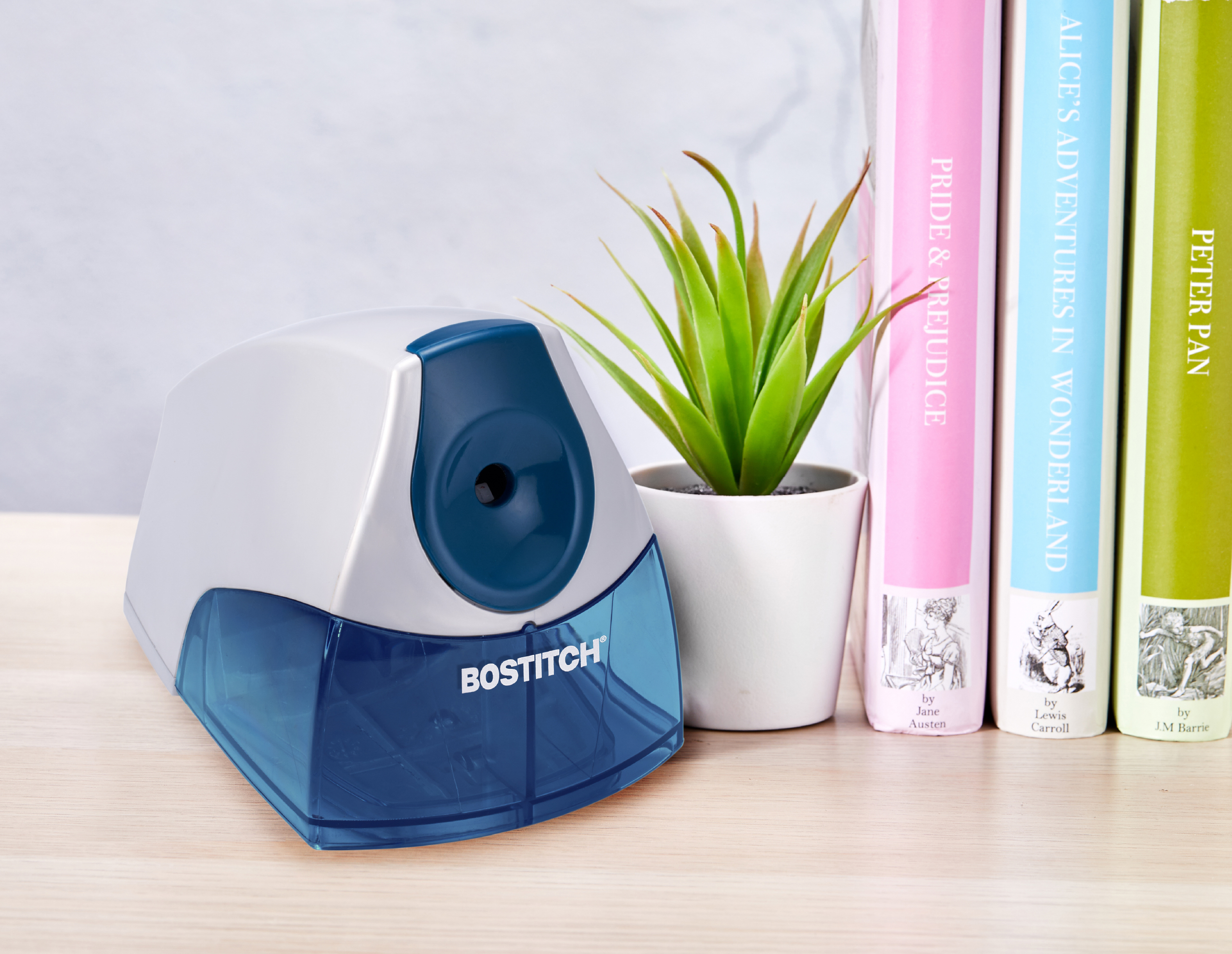 Bostitch Personal Electric Pencil Sharpener photo 6