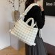 thumbnail image 4 of Bolso Mano Acolchado Hombro Plisado Burbujas Popular Escolar Gran Capacidad para Estudiantes F () Blanco, 4 of 9