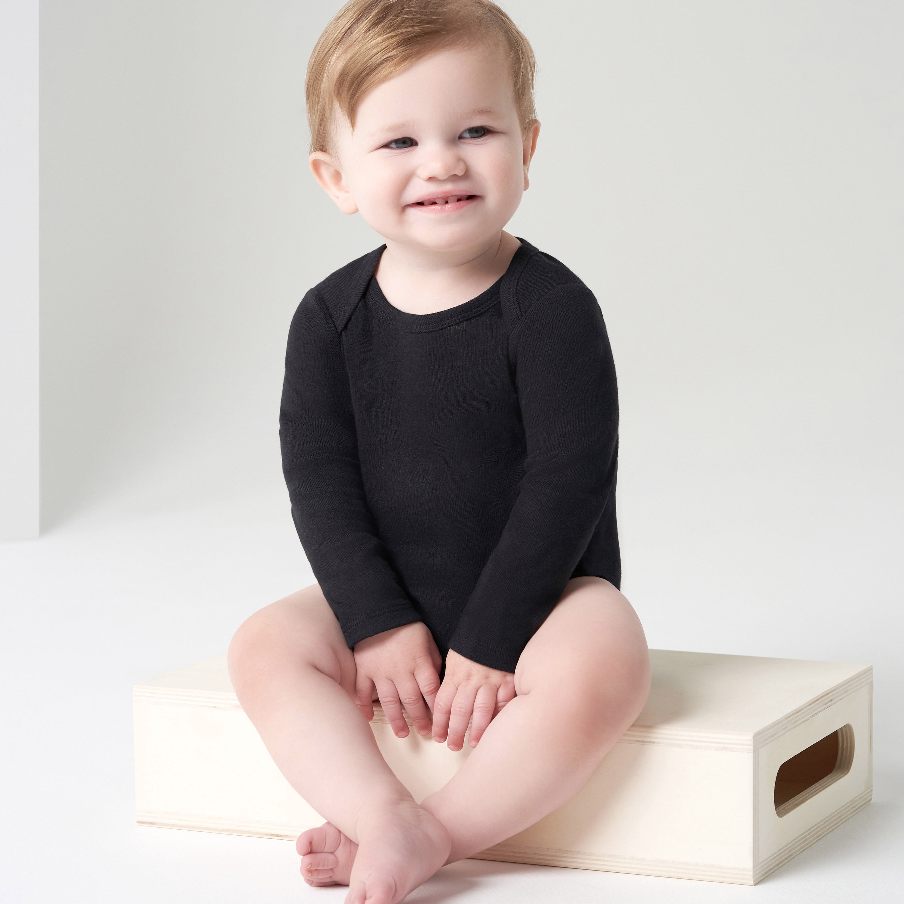 Gerber Onesies Brand Baby Gender Neutral Long Sleeve Bodysuits, 5 Pack, Sizes 3-6 Months - 24 Months