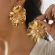 thumbnail image 4 of Juego de Joyería KummerSaprk Collar y Aretes Grandes de Flor Dorada, 4 of 6
