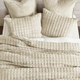 thumbnail image 3 of Juego de edredón RECYCO Luxury Velvet King Size beige con 2 fundas, 3 of 7