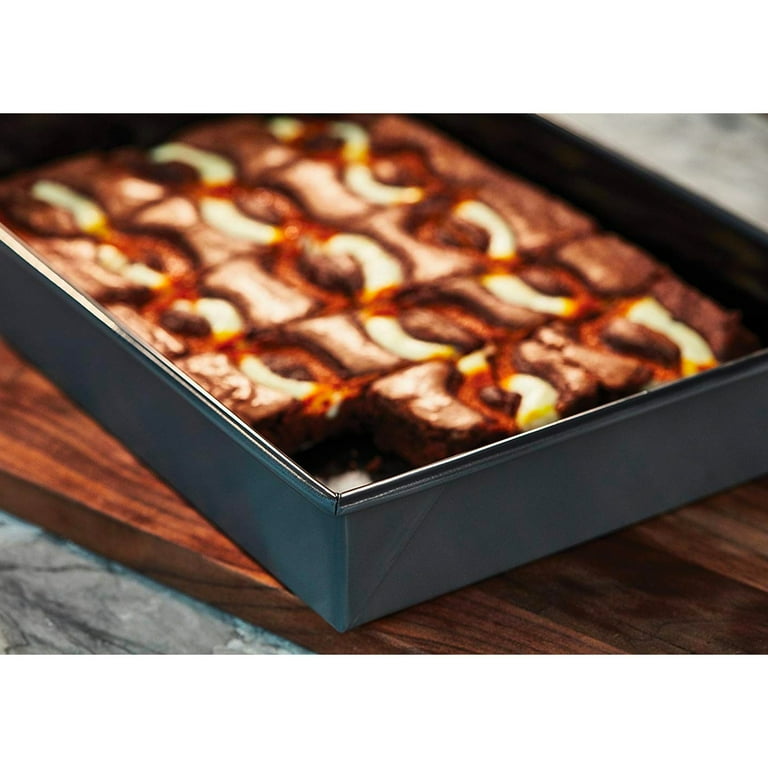 Calphalon 9 in. x 13 in. Brownie Pan & 12 in. x 17 in. Baking Sheet  Nonstick Bakeware Set (2-Piece) 1826140 - The Home Depot