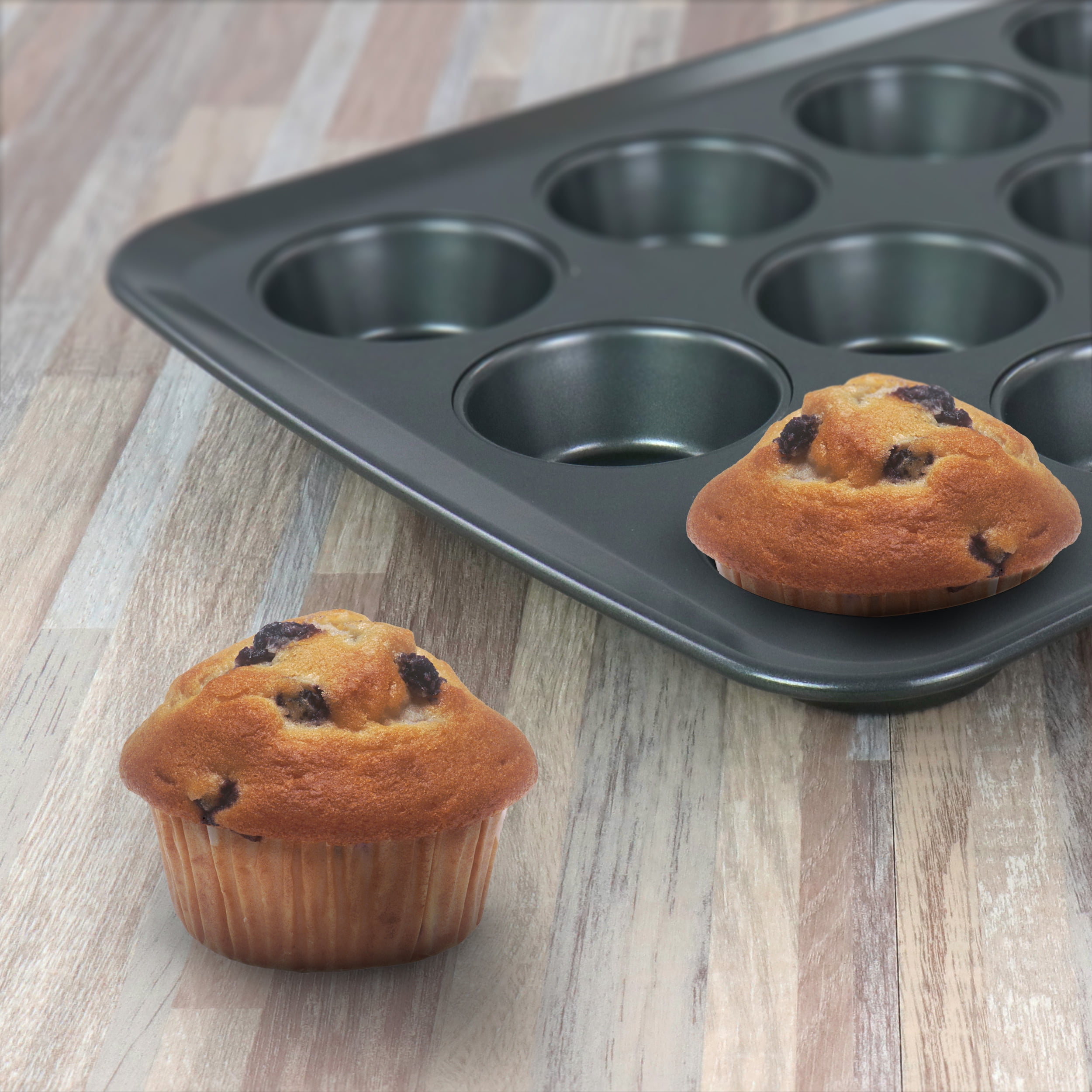 Gibson 12-Cup Baker's Friend nonstick Steel Muffin Pan