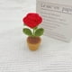 thumbnail image 2 of Decoración de maceta con flores tejidas a mano | Rosa de ganchillo tejida en fibra de poliéster | Mini decoración para el salpicadero, la oficina o el hogar | Planta artificial sin mantenimiento, 2 of 4