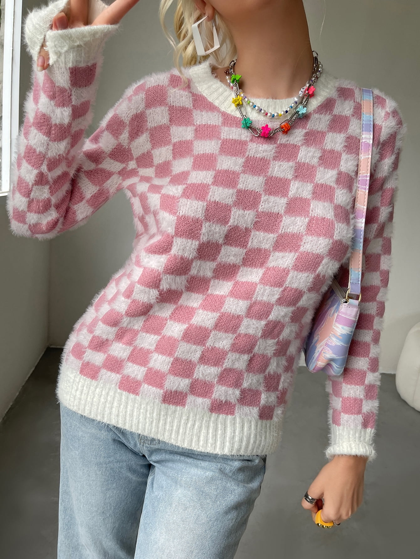 Women's Checker Pattern Fuzzy Sweater 