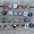 thumbnail image 2 of Liga De Béisbol Broche Chicago White Sox Pittsburgh Pirates New York Yankees Los Angeles Dodgers Pines De Metal, 2 of 4