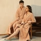 thumbnail image 4 of Camisón de franela para hombre, sencillo, de gran tamaño, de forro polar coral, para parejas, para mujer, otoño e invierno, largo y grueso, 4 of 5