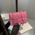 thumbnail image 3 of Bolso cuadrado pequeño con cadena de diamantes de alto valor para mujer, nuevo estilo de otoño 2025, bolso bandolera de diseño de nicho versátil y de moda, 3 of 5