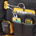 thumbnail image 2 of Mochila para herramientas DEWALT con carga USB y 20 bolsillos, 2 of 8