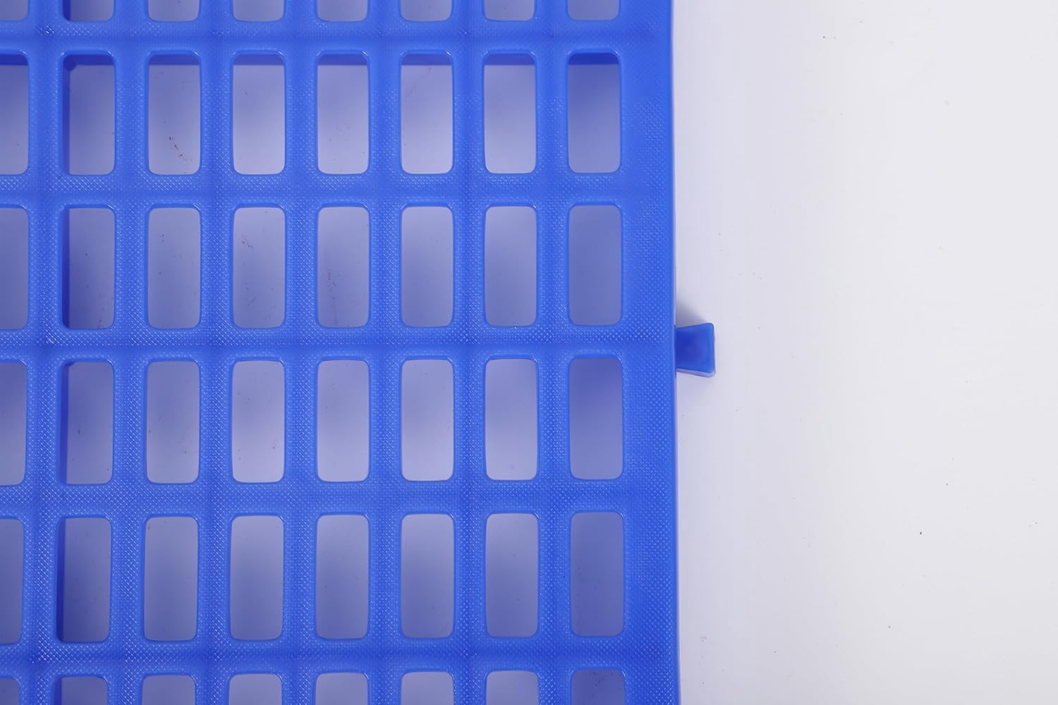Acekid Plastic Pallet 6 Pcs Splicable Floor Pallets 1100 Lbs Capacity Per Pc Water-Proof Breathable Grid Ventilati