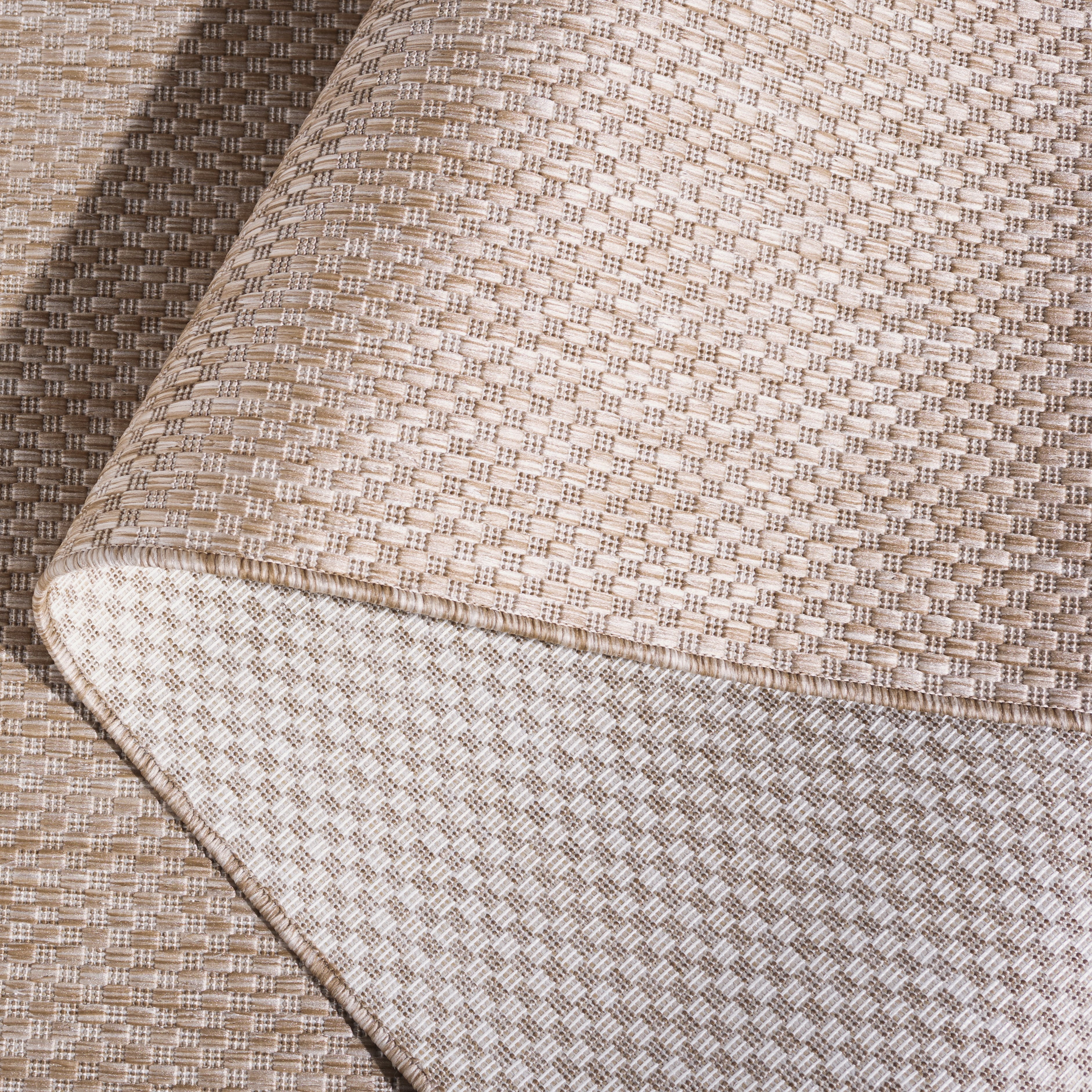 SAFAVIEH Beach House Lincoln Solid Indoor/Outdoor Area Rug, Beige, 5'3" x 7'6"