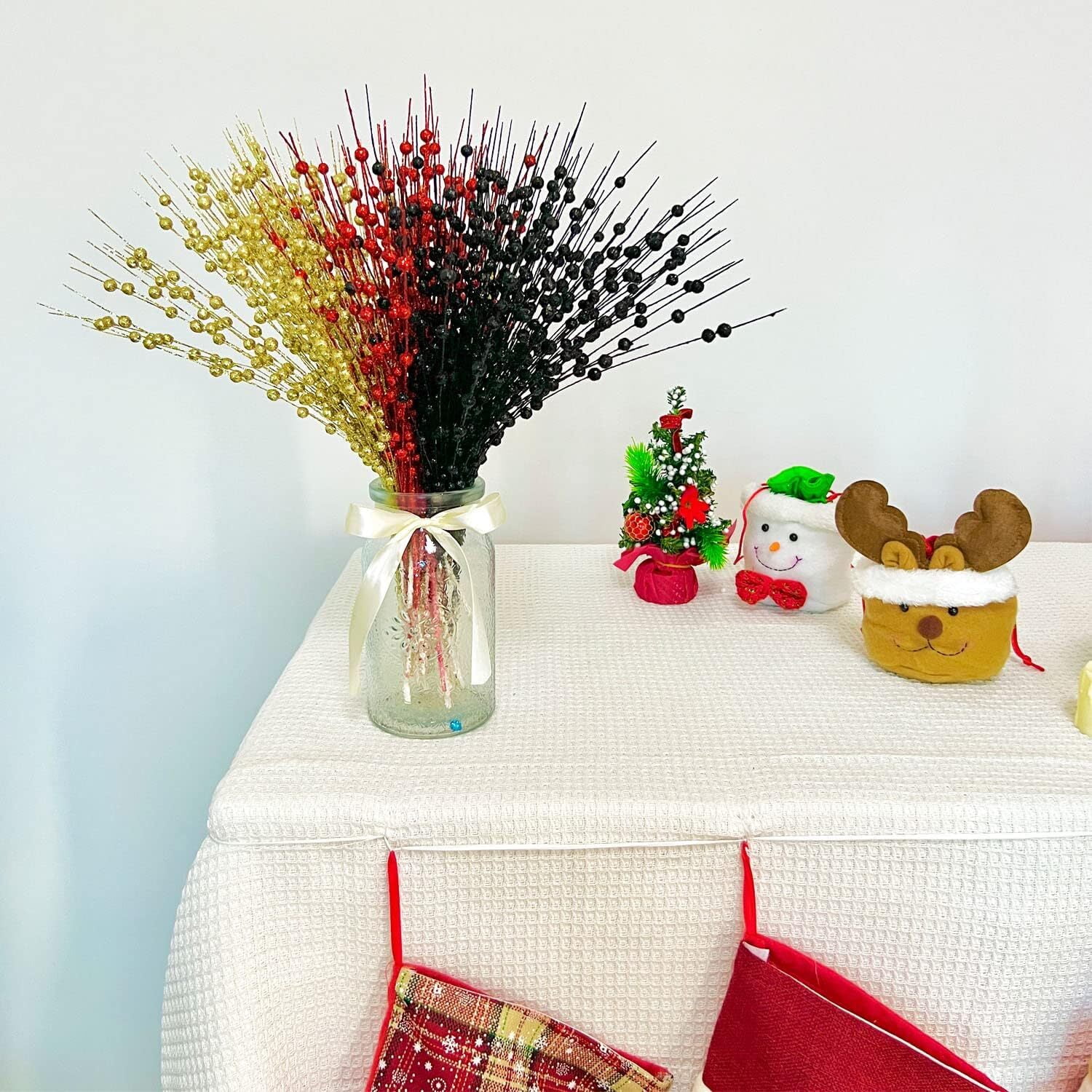 30 Pack Artificial Glitter Berry Stems, 15.7 Inch Artificial Christmas Tree Picks, Decorative Glitter Berry Long Stems, for Christmas Tree DIY Wreath Crafts Holiday Home Decor(Gold)
