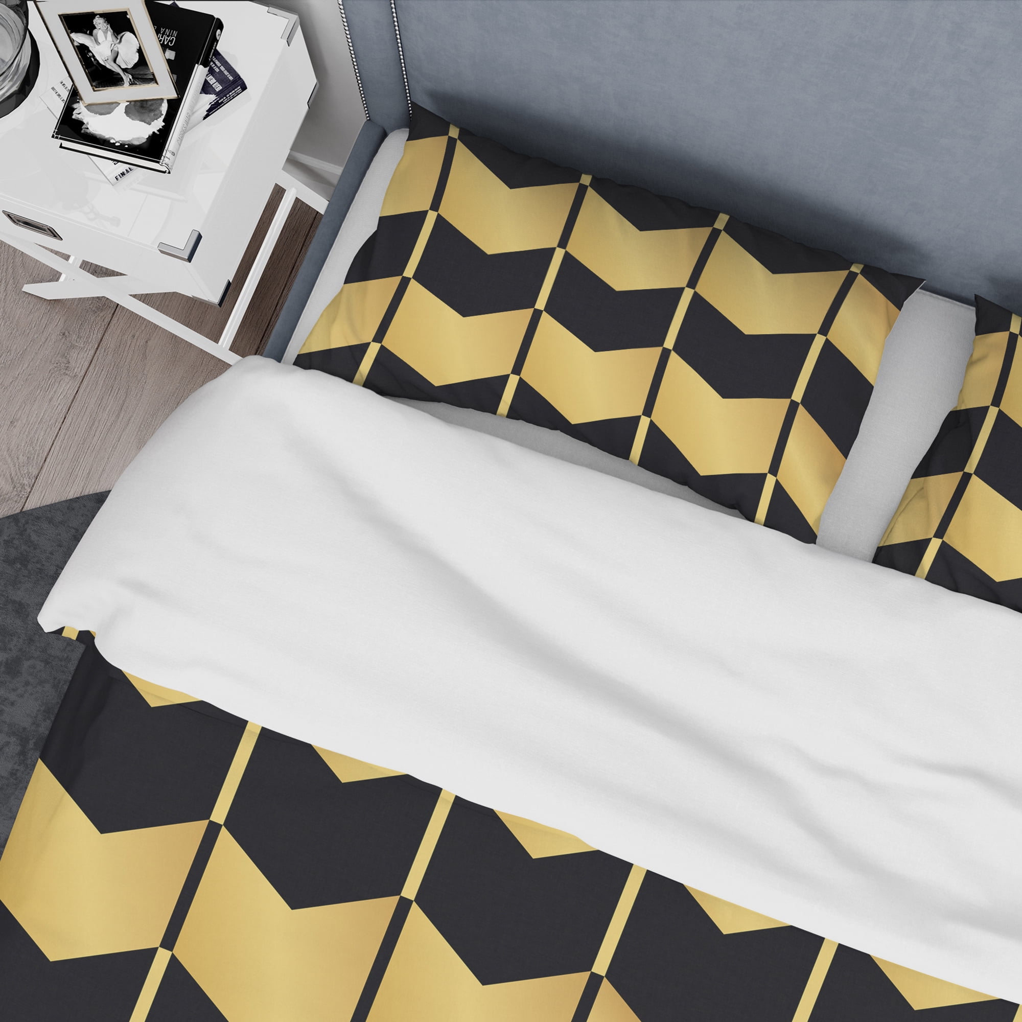 Designart 'Golden Luxury Metallic Geometrics V' Mid-Century Modern Duvet Cover Set