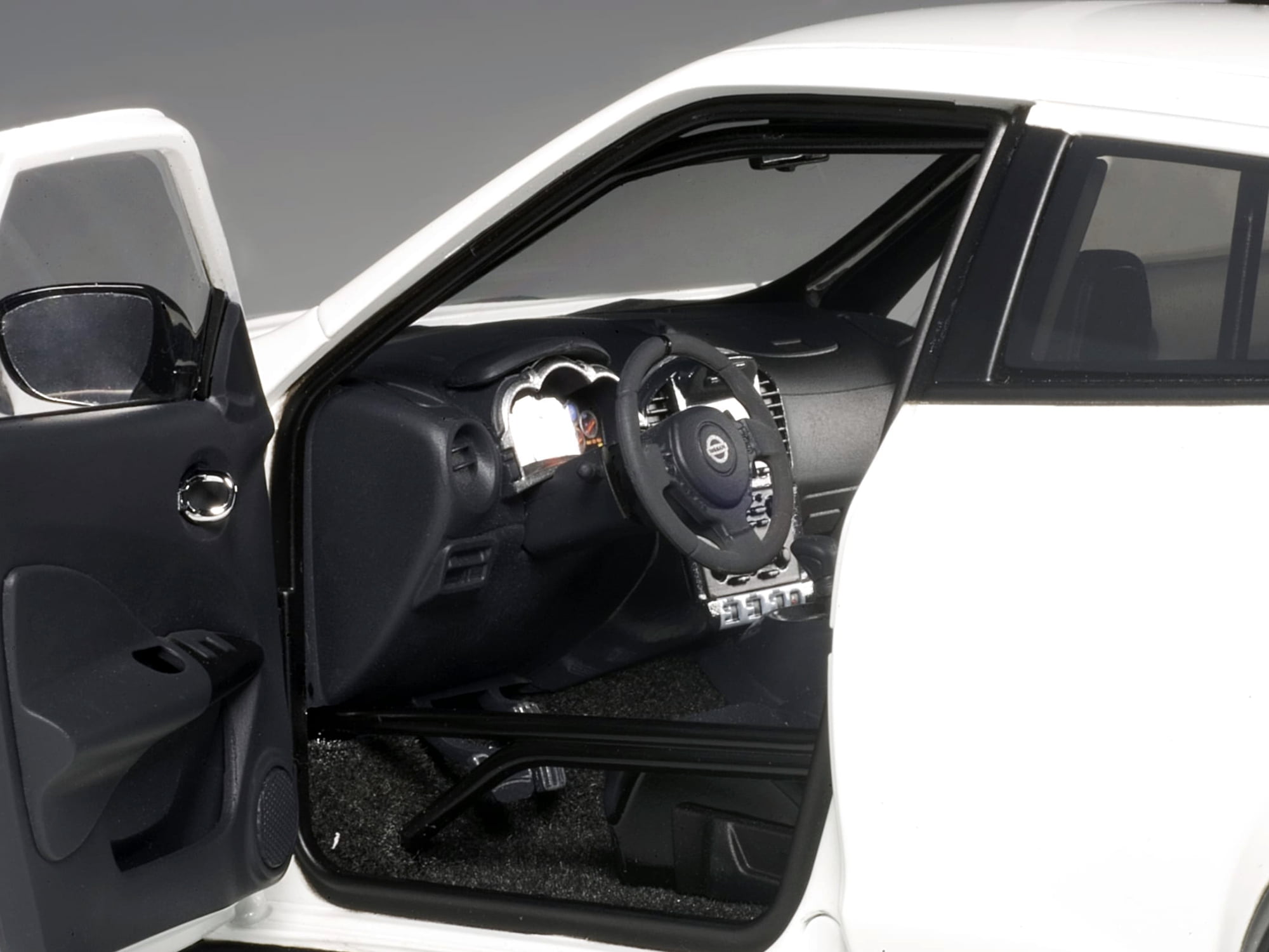 Nissan Juke R 2.0 White 1/18 Model Car by Autoart - Walmart.com