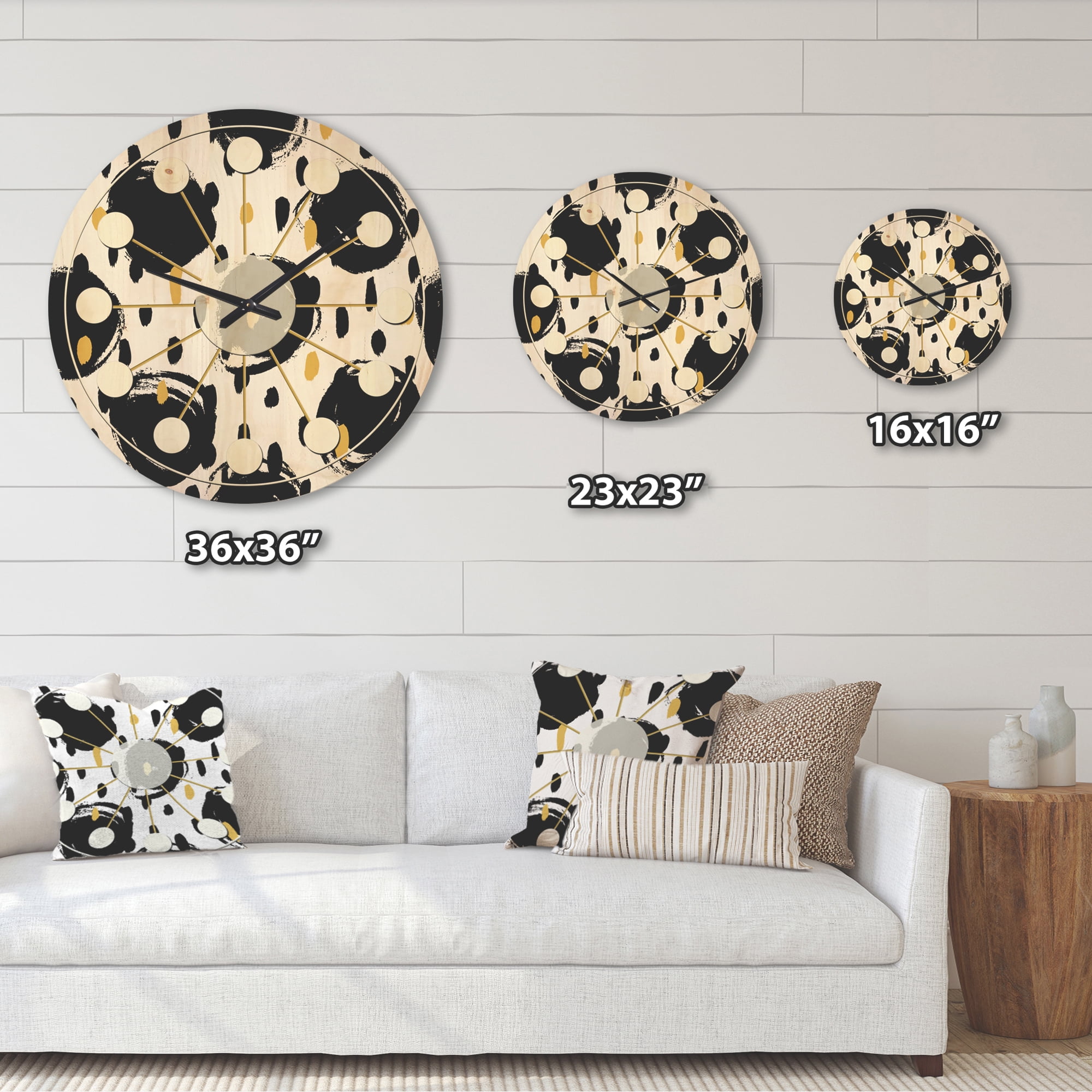 Designart 'Black and White Geometric Pattern V' Mid-Century Modern Wood Wall Clock