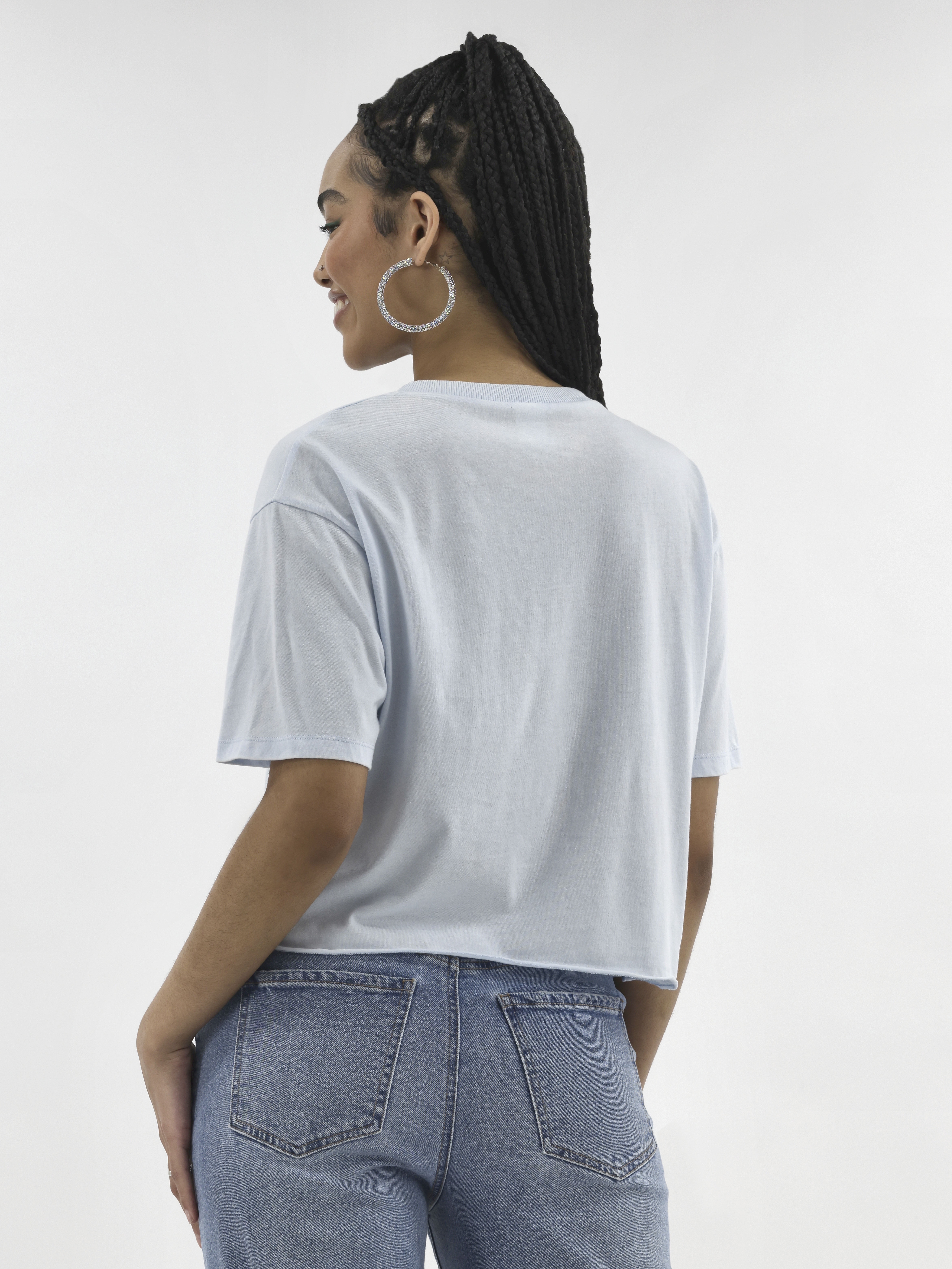 No Boundaries Boxy Cropped Graphic Tee with Short Sleeves, Women's