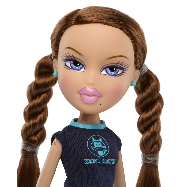 Bratz Muñeca de Moda Play Sportz Roxxi (Fútbol) con Accesorios