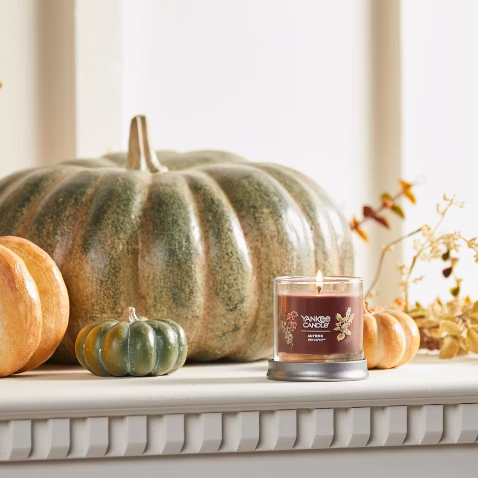 thumbnail image 3 of Yankee Candle AUTUMN WREATH Small Signature Tumbler Candle 4.3oz - Fall Spice & Apple Notes, 3 of 4