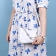 thumbnail image 4 of Mujer PU Bolso Axila Mariposa Cadena Color Mini Monedero () Blanco, 4 of 9