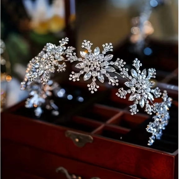 Elegant Snowflake Rhinestone Headband - Luxurious Crystal Crown for Weddings and Special Occasions