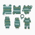 thumbnail image 1 of Pijama navideño familiar a juego con estampado de copos de nieve y hombrecito de jengibre en verde (resistente al fuego), 1 of 5