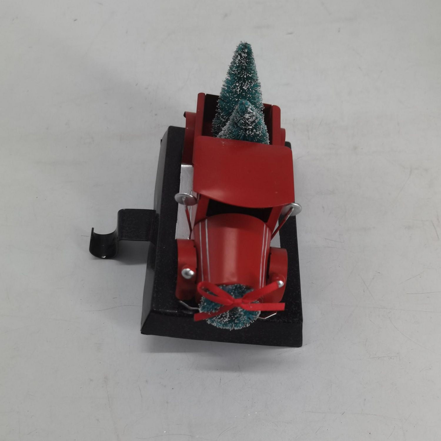 HOLIDAY TIME 5.0 INCH RED METAL CAR STOCKING HOLDER WITH TREE