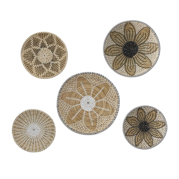DecMode Brown Seagrass Handmade Basket Plate Wall Decor (5 Count)