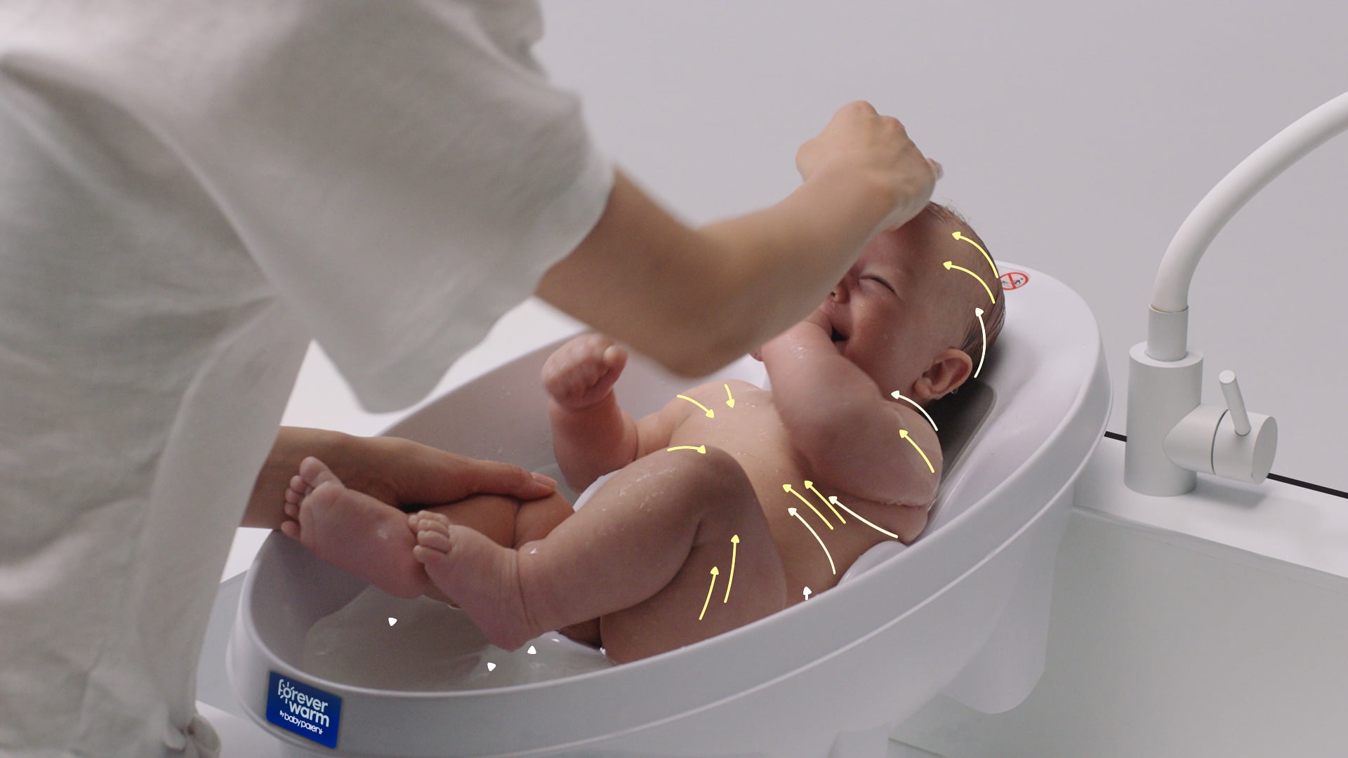 Baby Patent Forever Warm Baby Tub (White)