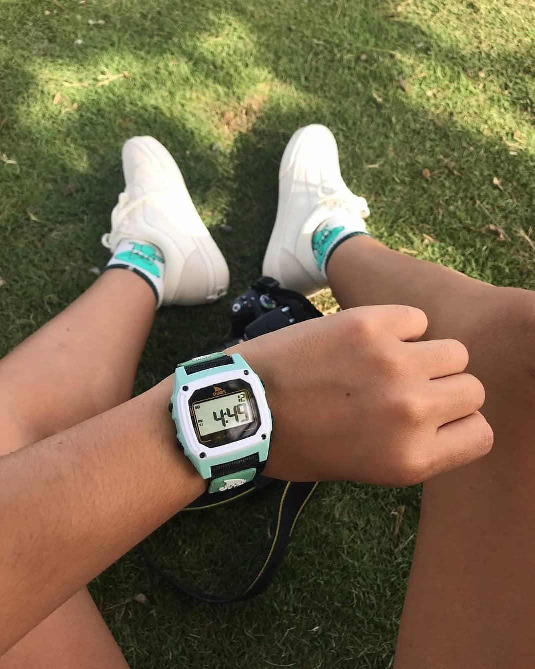 women's FS84861 Shark Clip Classic Retro Digital Watch Watch