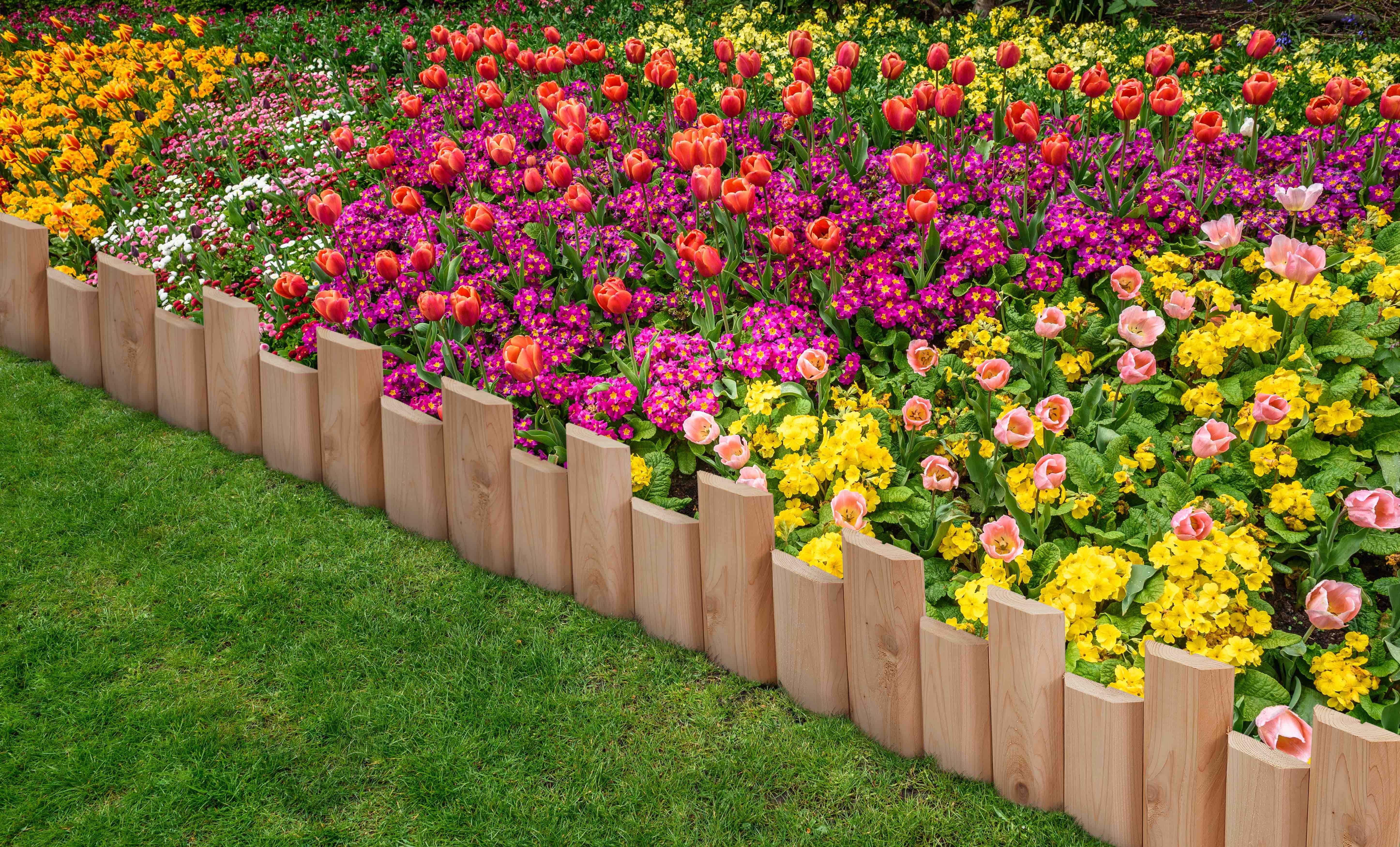 Greenes Fence Cedar Wood Landscape Edging, 18 in. W x 7 in. H x 1 in. D