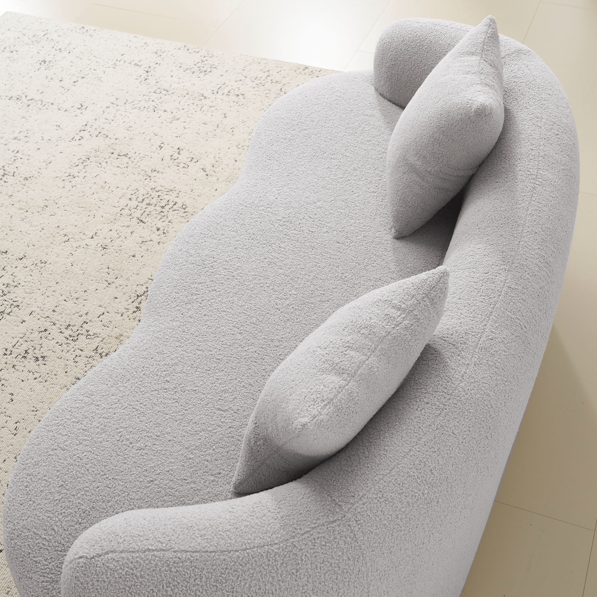 Grey Curved Loveseat Sofa with Round Armrest, Teddy Velvet Fabric Compression Couch with 2 Pillows, Cream Couch for Small Space, Living Room, Bedroom, No Assembly