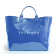 thumbnail image 1 of Bolsa de mano Lushandy de PVC para mujer, papel kraft con estampado de letras, 1 of 6