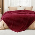 thumbnail image 2 of Manta Bedsure de forro polar de franela de color rojo oscuro, 230 x 230 cm, para sofá, 2 of 6