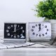 thumbnail image 3 of Juego de 2 relojes despertadores silenciosos para mesita de noche | Sin tictac | Reloj luminoso para dormitorio | Números y manecillas fáciles de leer | Movimiento de cuarzo de precisión negro, 3 of 4