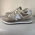 thumbnail image 1 of New Balance 574 Classique Chaussures de Sport pour Femmes Taille US 7.5 Core Gris, 1 of 6