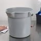 thumbnail image 2 of Cubeta Rubbermaid Commercial Brute, 10 L, 2,5 galones, gris, 2 of 5
