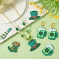 thumbnail image 4 of 1 caja de 16 piezas de 4 estilos de dijes de trébol de cuatro hojas, dijes de acrílico para el Día de San Patricio, sombrero, corbata, botas, cerveza, dije festivo irlandés, 4 of 5