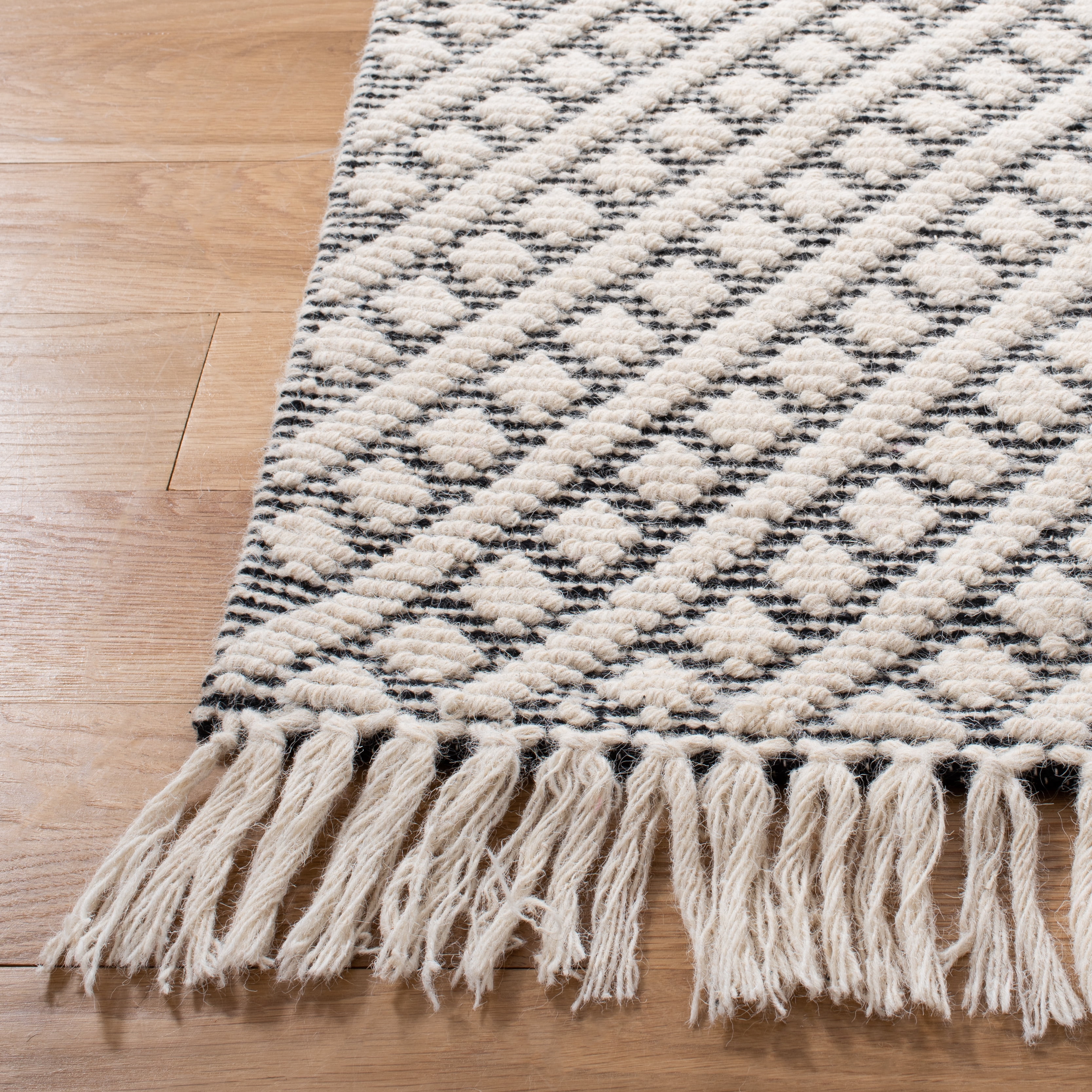 SAFAVIEH Natura Calanthia Geometric Runner Rug, Ivory/Black, 2'3" x 14'
