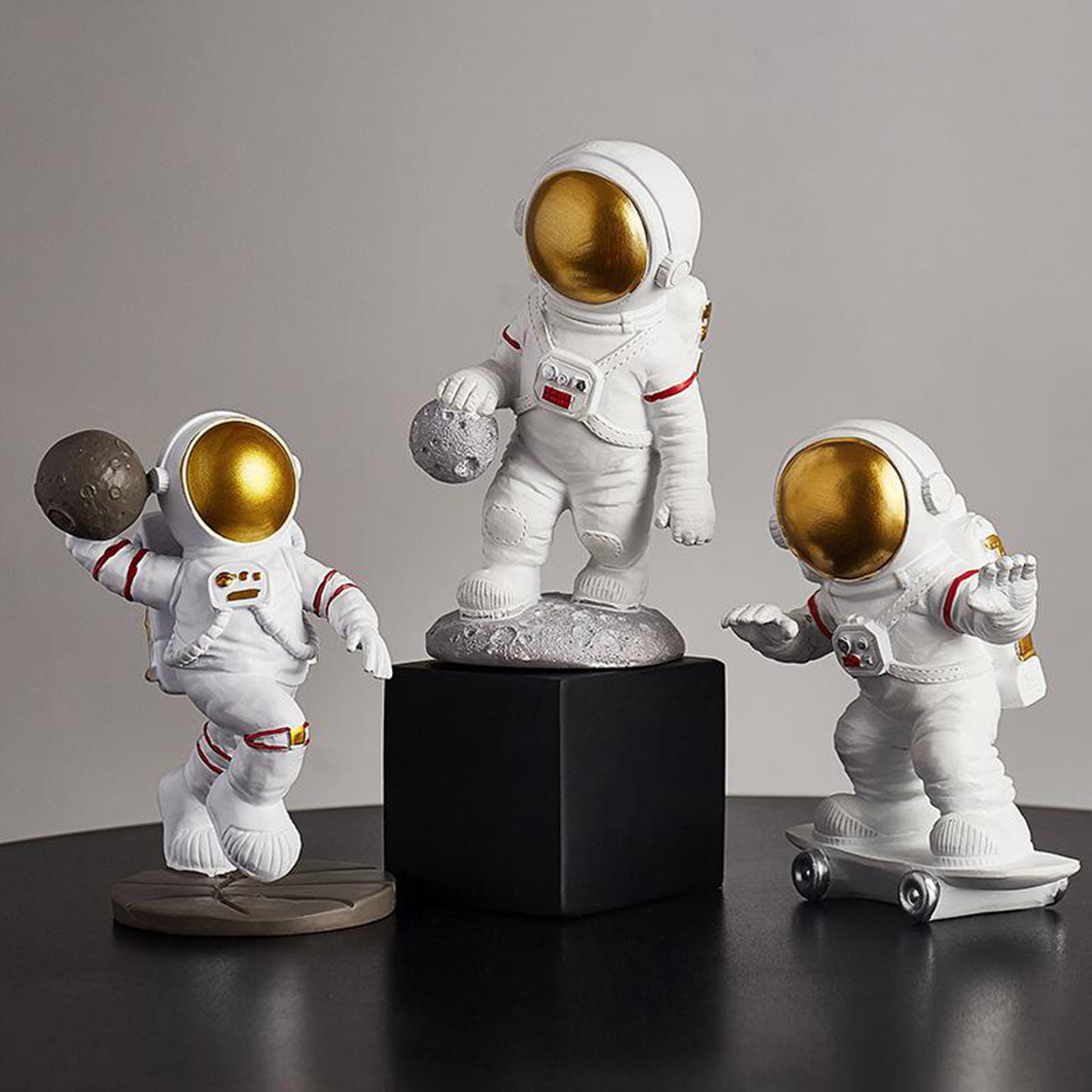 Decorative Space Man Astronaut Sculpture Cosmonaut Figurine Ornament Crafts 