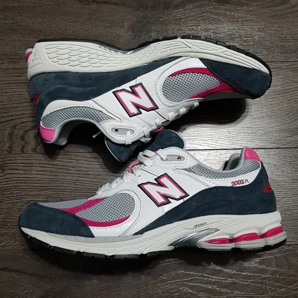 NEW BALANCE Petrol Exuberant Pink 2002R Running Shoes Mens 10 Concept Blue White